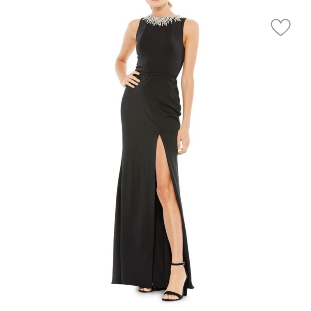 MAC DUGGAL
Jewelneck High Slit Gown